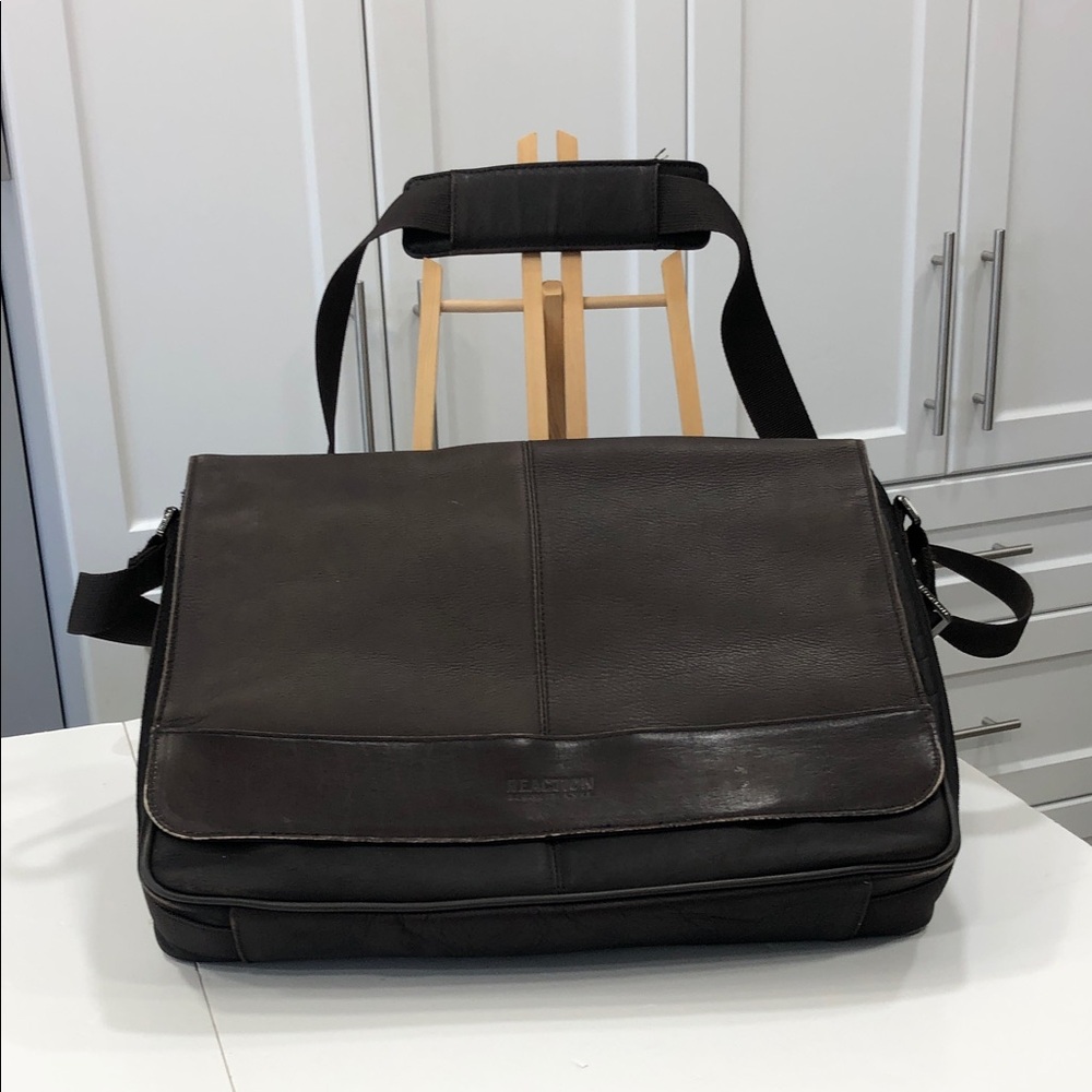 Kenneth Cole Reaction Colombian Leather Messenger Bag Brown Laptop Crossbody